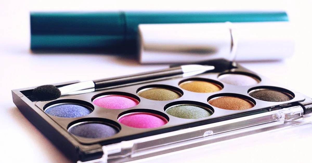 découvrez stick cosmetics, la marque innovante de maquillage en formats sticks pratiques, parfaits pour un look naturel et rapide à réaliser.