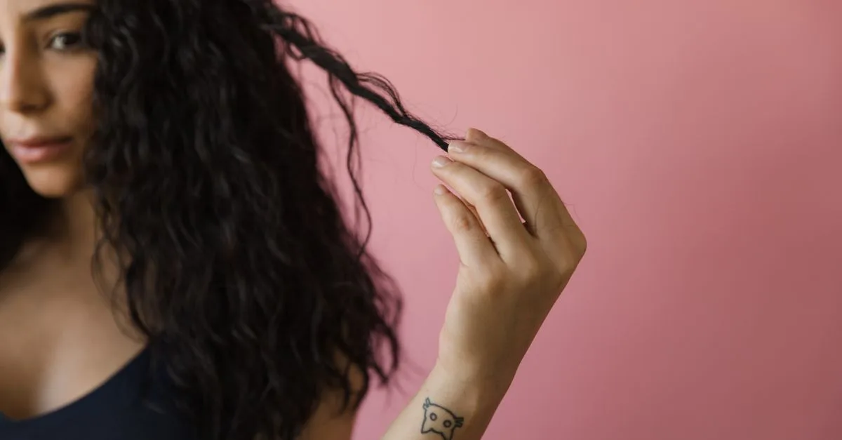 découvrez des solutions efficaces pour réparer les cheveux abîmés et retrouver une chevelure saine, brillante et revitalisée.