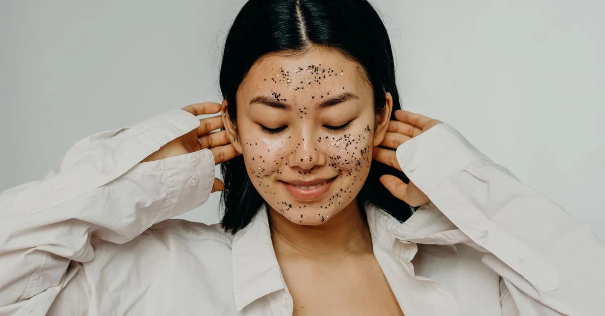 découvrez notre exfoliant doux spécialement formulé pour les peaux sensibles, offrant un nettoyage efficace tout en respectant l'équilibre naturel de votre peau.