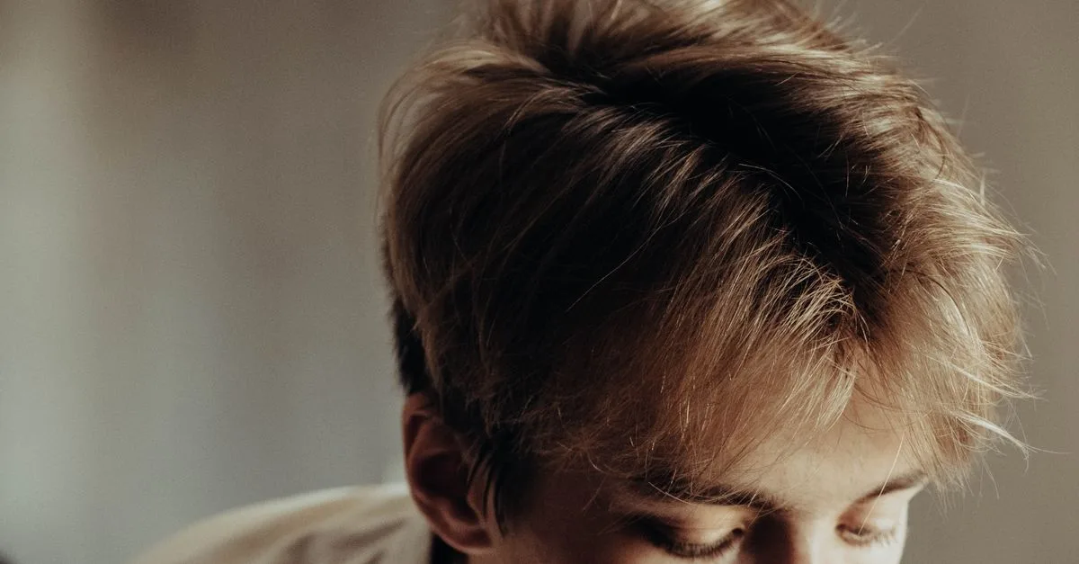 découvrez les meilleures coupes de cheveux pour les cheveux fins, adaptées pour apporter volume et style tout en restant faciles à coiffer.