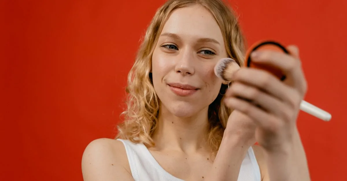 apprenez à choisir le primer de maquillage idéal pour peau mixte, afin d'équilibrer zone grasse et zones sèches pour un teint parfait toute la journée.